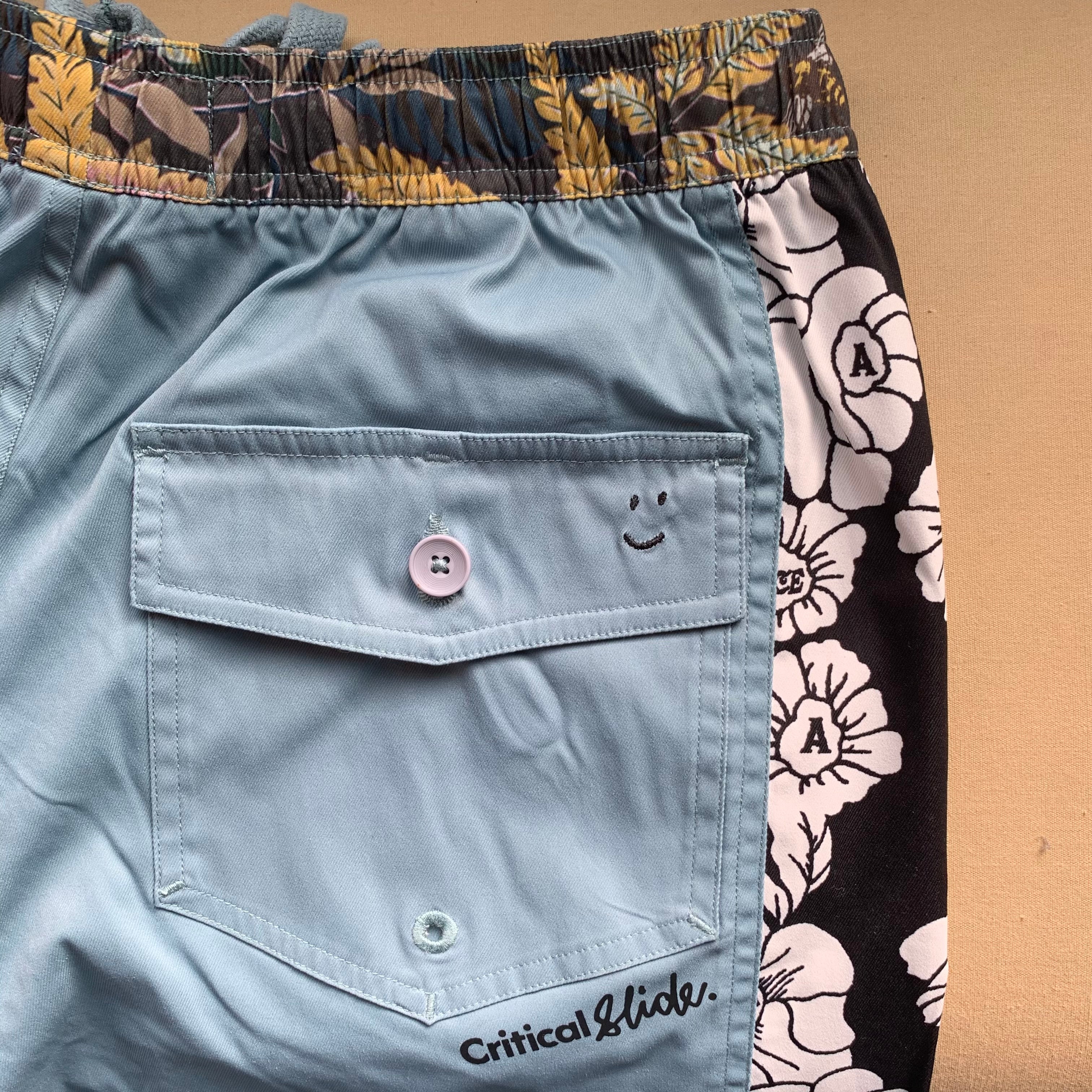 TCSS MIXED TAPE TRUNK ボードショーツ カラー　SEA PINE